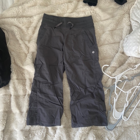 LULULEMON Yoga Camp Crop Cargo Capri Fossil Grey 2 Dance Studio Swift Drawstring - Picture 1 of 1